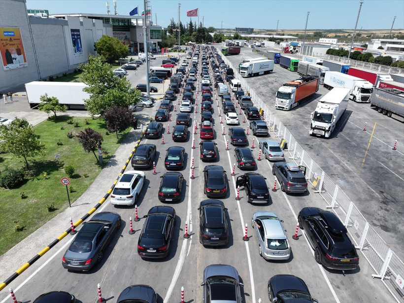 Gurbetçilerin yaşadıkları ülkelere dönüşleri devam ediyor - Resim: 5