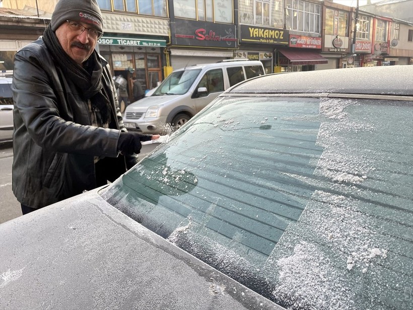 Ardahan'da etkili olan soğuk hava nedeniyle hayat buz tuttu - Resim: 4
