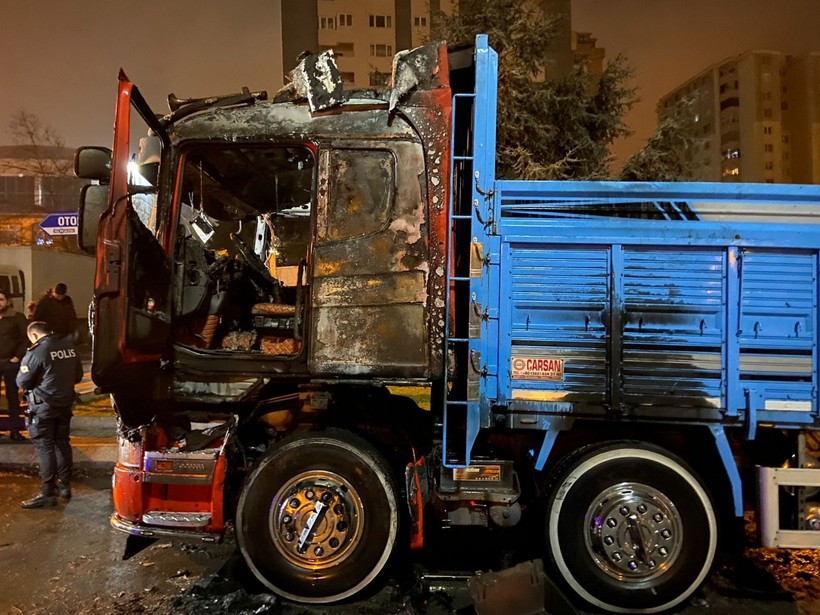 İstanbul Kağıthane'de gerçekleşen yangında kundaklama iddiası! - Resim: 5