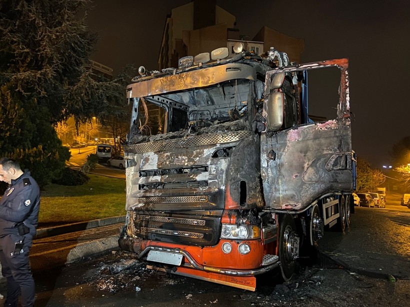 İstanbul Kağıthane'de gerçekleşen yangında kundaklama iddiası! - Resim: 6
