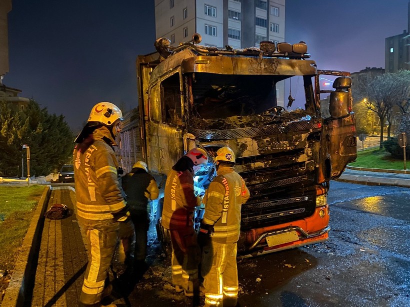İstanbul Kağıthane'de gerçekleşen yangında kundaklama iddiası! - Resim: 3