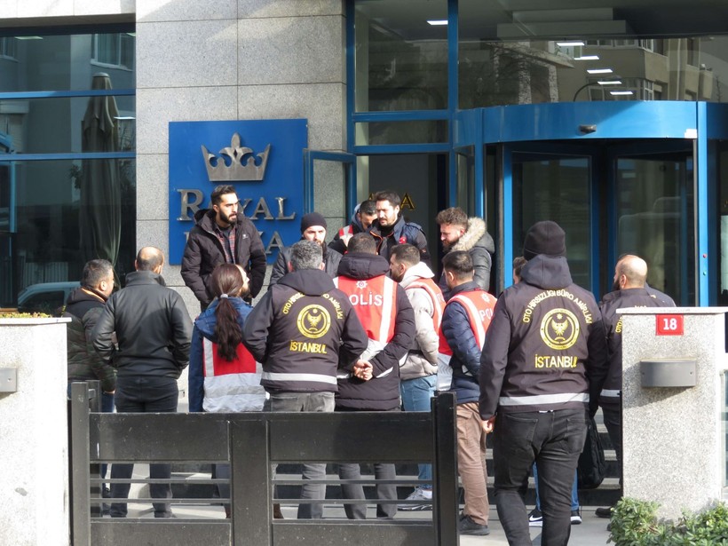 Emlak dolandırıcılarına dev operasyon: Lüks araç ve evlere el konuldu - Resim: 2