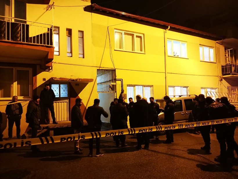 3 çocuk annesi ve 5 aylık hamile eşini tabancayla öldürdü! Ardından intihar etti - Resim: 8