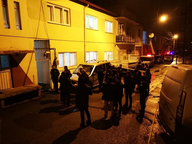 3 çocuk annesi ve 5 aylık hamile eşini tabancayla öldürdü! Ardından intihar etti - Resim: 5