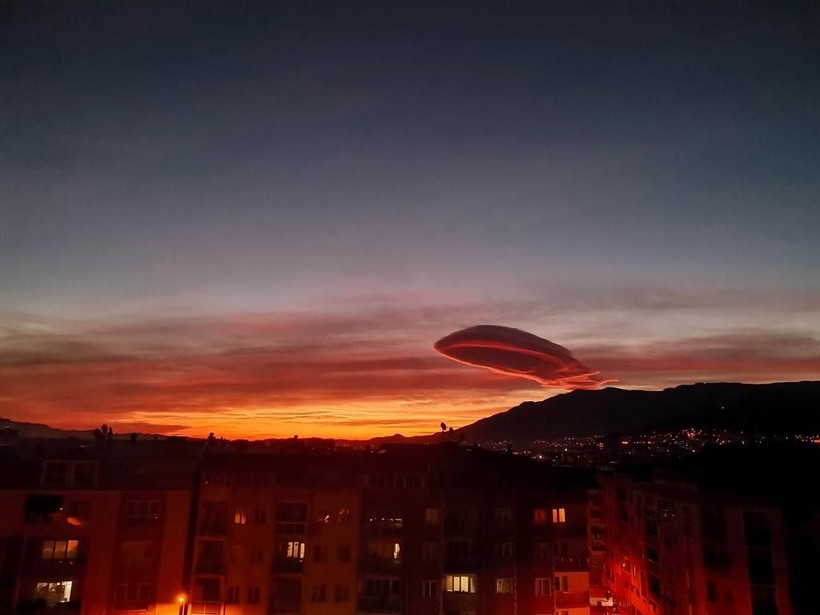 Bursa'da merceksi bulut görüldü! Dünyada gündem oldu: UFO'ya benziyor - Resim: 13
