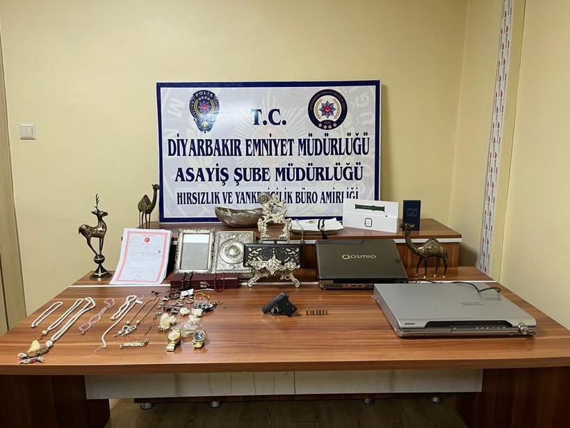 Lüks villalara giren hırsızlar, geceyi geçirip yemek yemişler; 5 gözaltı - Resim: 1