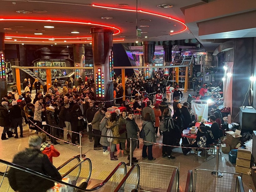 Ülkenin dört bir yanından depremzedelere kan bağışı yapılıyor - Resim: 20