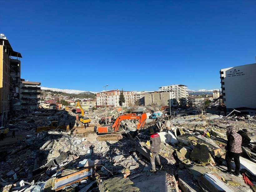 SON DAKİKA DEPREM: Kahramanmaraş merkezli depremde 3. güne girildi: Bölgeden yürek burkan fotoğraflar - Resim: 14