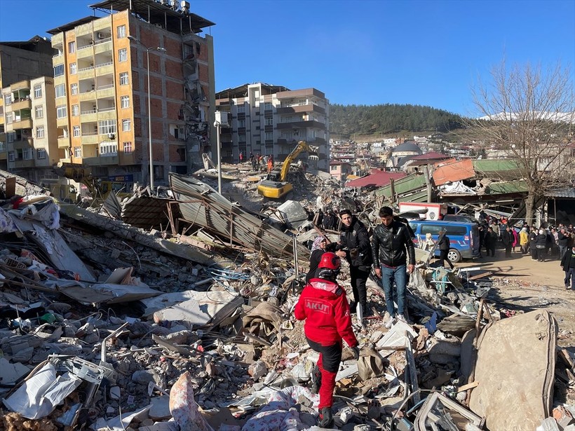 1999 Depremi'nde enkazdan kurtarılmıştı! Bu kez Kerem Aktürkoğlu yardıma koştu - Resim: 1