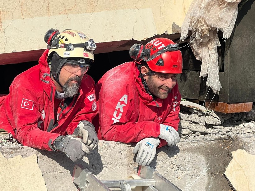 AFAD'dan cenazelere ilişkin duyuru: Kimliği bilinmeyen cenazeler kimliklendirilip defnedilecek - Resim: 6