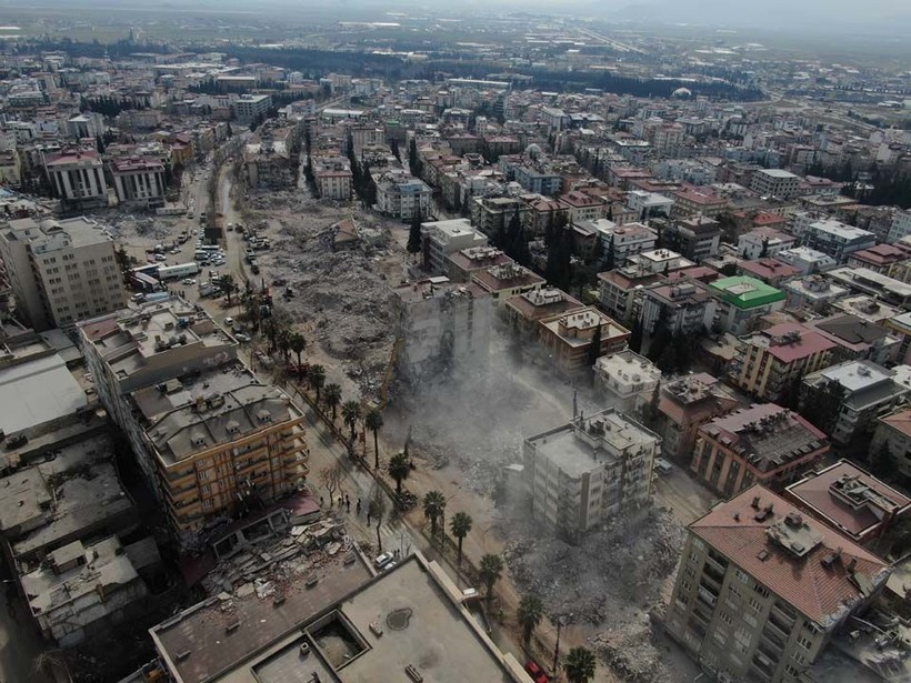 Kahramanmaraş depreminin ardından yıkım başladı ihmal çıktı! "Betonlarda aşırı derecede deniz kumu kullanılmış" - Resim: 8