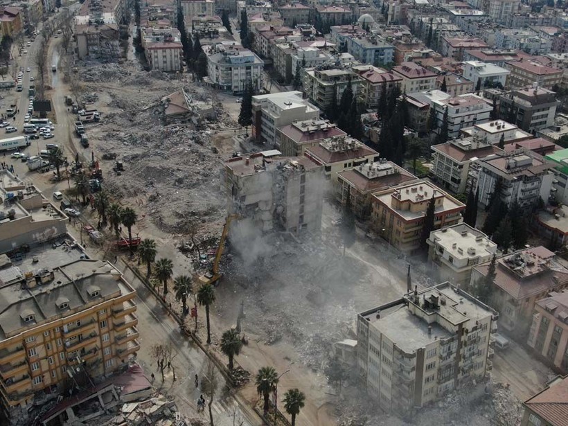Kahramanmaraş depreminin ardından yıkım başladı ihmal çıktı! "Betonlarda aşırı derecede deniz kumu kullanılmış" - Resim: 9