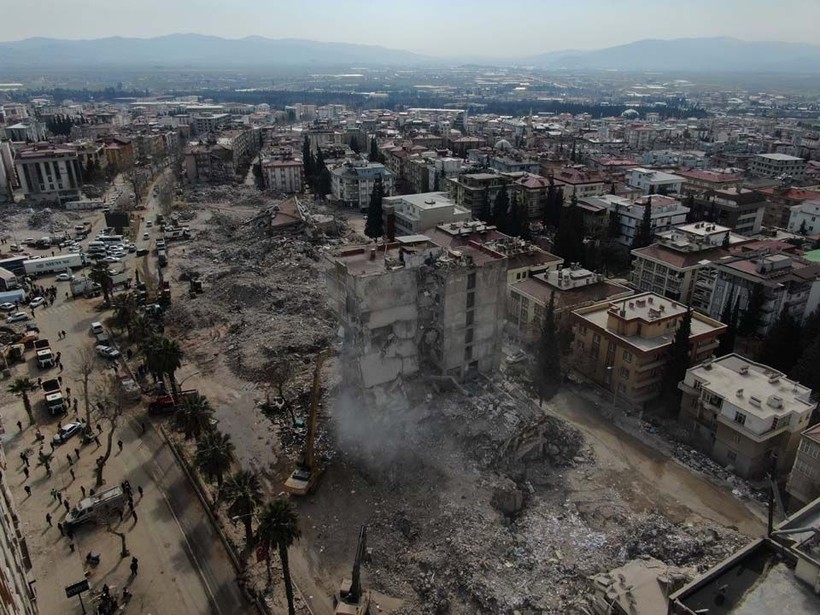 Kahramanmaraş depreminin ardından yıkım başladı ihmal çıktı! "Betonlarda aşırı derecede deniz kumu kullanılmış" - Resim: 11