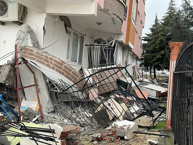 Büyükçekmece Belediye Başkanı Hasan Akgün resmen duyurdu: 2004’e kadar olan ne kadar bina varsa hepsini yıkıyoruz - Resim: 6