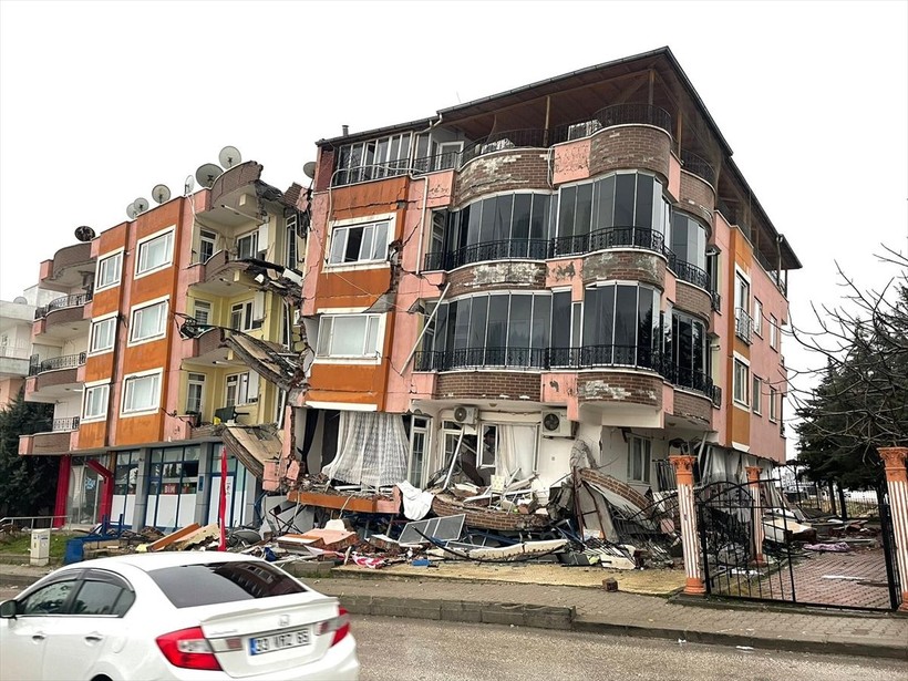 Büyükçekmece Belediye Başkanı Hasan Akgün resmen duyurdu: 2004’e kadar olan ne kadar bina varsa hepsini yıkıyoruz - Resim: 7