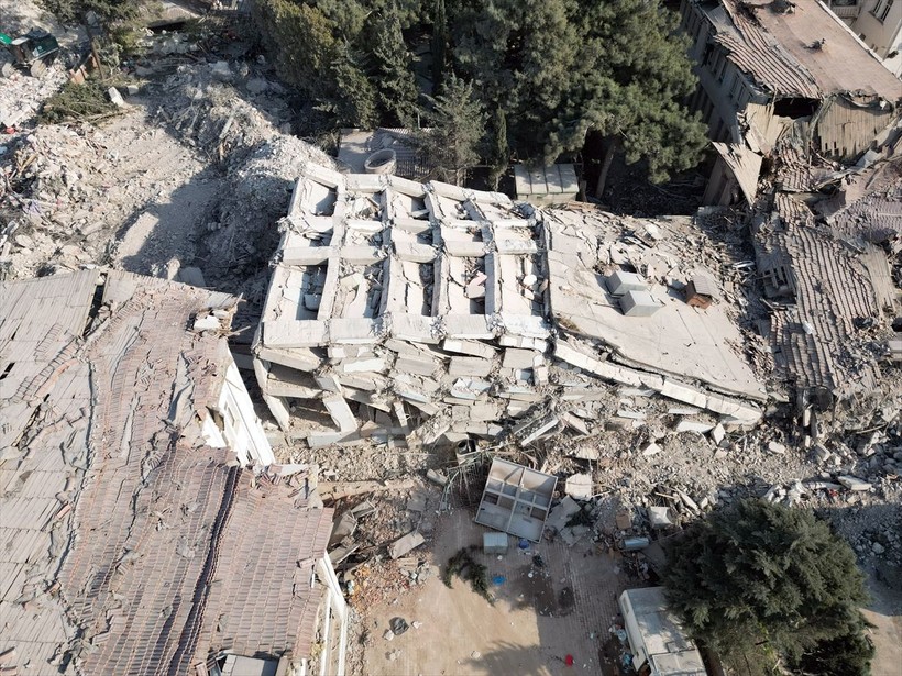 Kahramanmaraş merkezli depremlerden etkilenen Hatay'daki yıkımın altından ihmal çıktı: Kağıt üstü denetimler binlerce cana mal oldu - Resim: 4