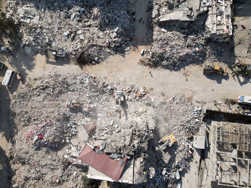 Kahramanmaraş merkezli depremlerden etkilenen Hatay'daki yıkımın altından ihmal çıktı: Kağıt üstü denetimler binlerce cana mal oldu - Resim: 7