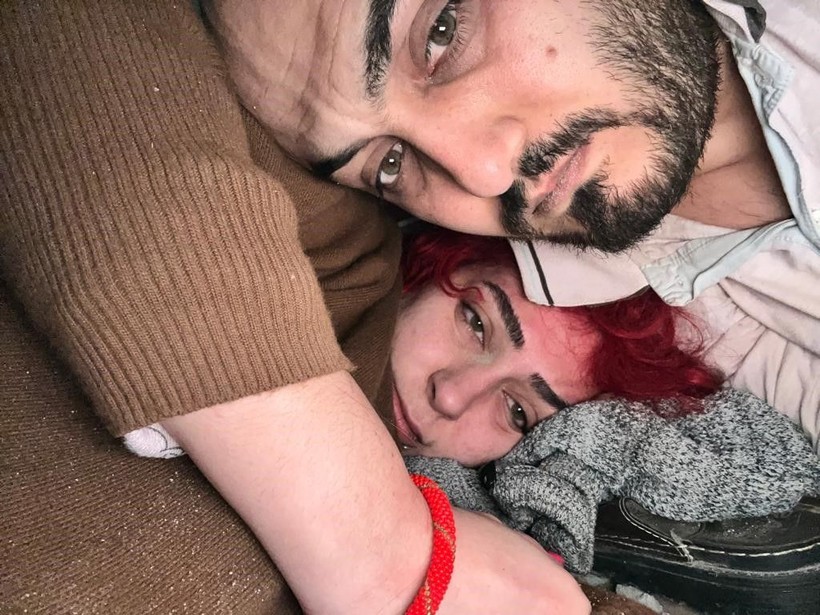 Antakya'da iki katın birleştiği enkazda 9 saat mahsur kalan Dolapçıoğlu ailesi yaşadıkları korkuyu kaydetti - Resim: 3