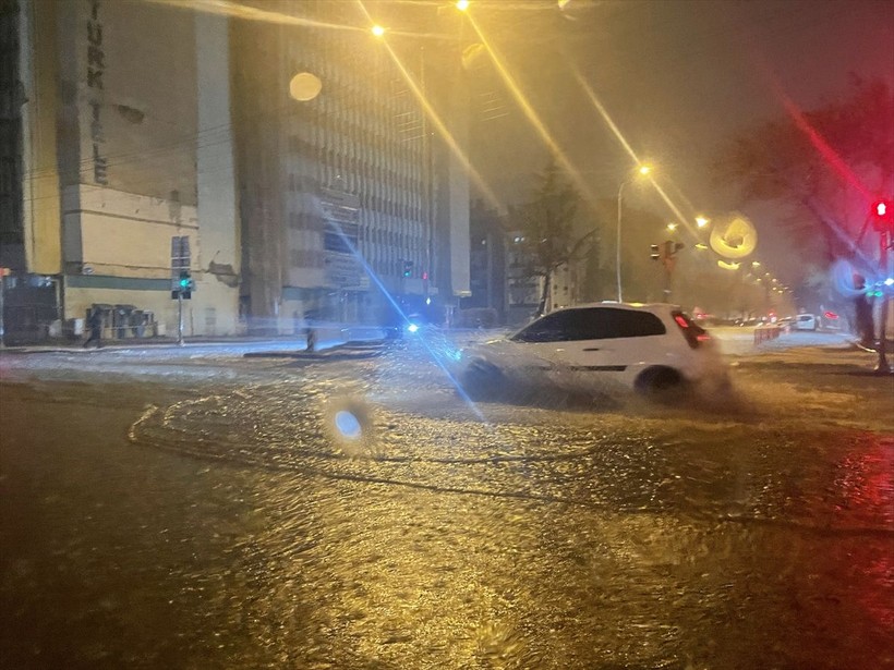 Gaziantep ve Kilis'te etkili olan sağanak ve dolu yağışının etkisi fotoğraflandı - Resim: 7