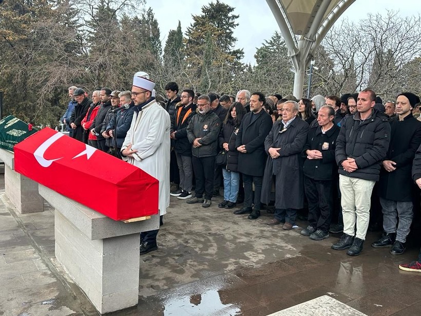 Oyuncu İsmail Köksal Engür son yolculuğuna uğurlandı - Resim: 15