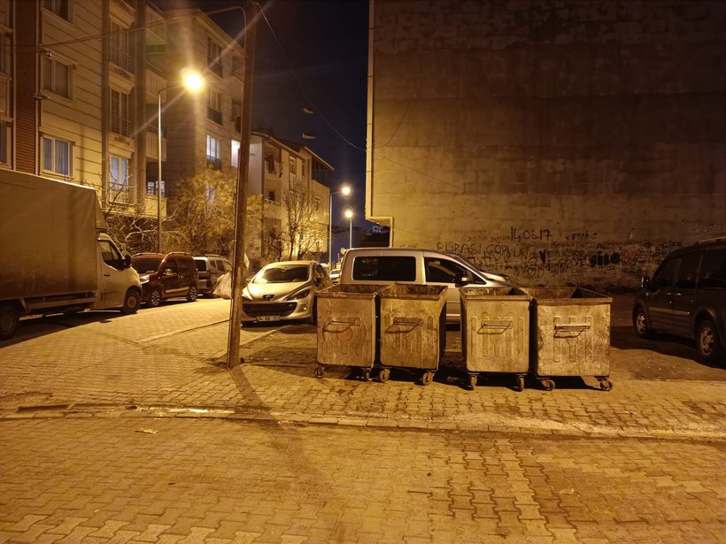 İstanbul Esenyurt'ta, direğe asılı poşette yeni doğmuş bebek cesedi bulundu - Resim : 3