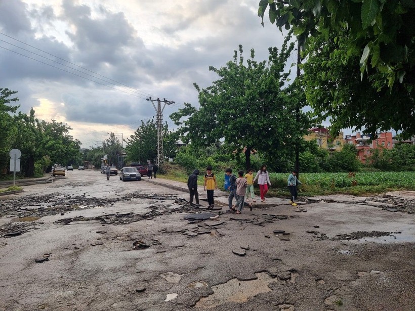 Adana'da sağanak: dereler taştı, yollar göle döndü - Resim: 9