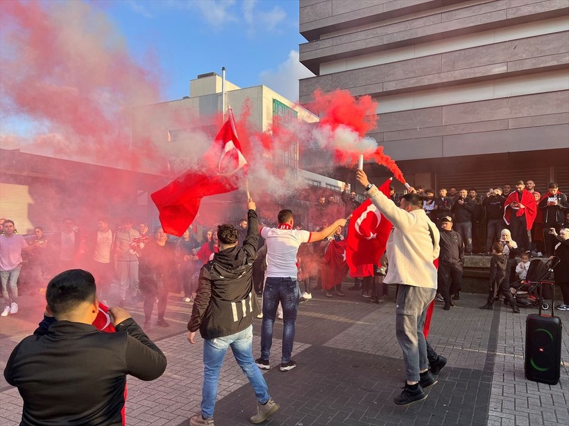 Yurt dışındaki Türk vatandaşları Cumhurbaşkanı seçimleri sonuçlarını kutladı - Resim: 10