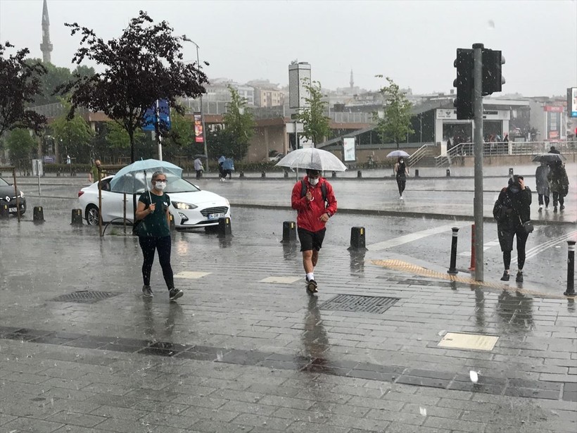 Meteoroloji 12 il için sarı, 4 il için ise turuncu kodlu uyarıda bulundu! 15 HAZİRAN HAVA DURUMU NASIL OLACAK? - Resim: 14