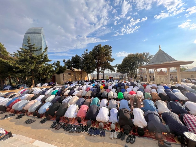 İslam aleminde bayram namazı coşkusu! Camiler doldu taştı - Resim: 170