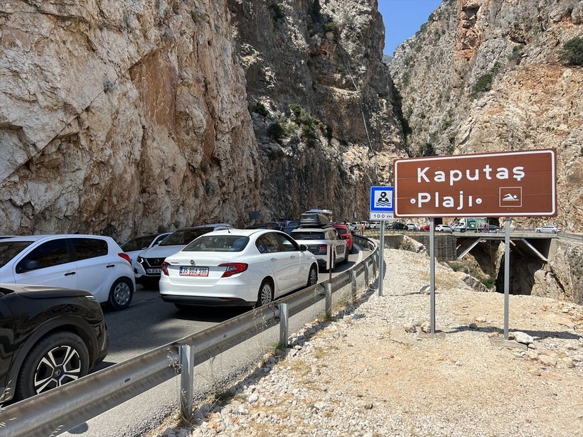 Antalya'nın turist akınına uğrayan Kaş ilçesinden enfes görüntüler! İşte dünyaca ünlü Kaputaj plajı - Resim: 7