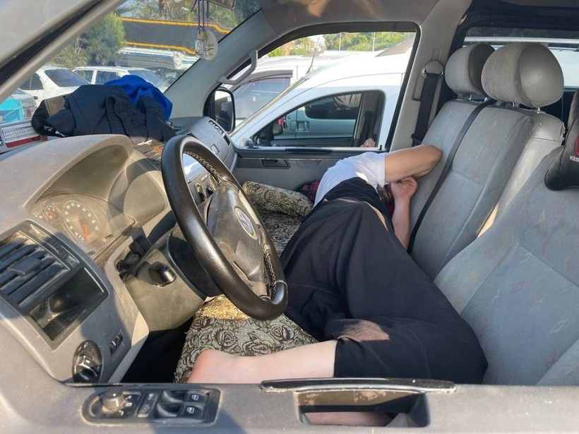 Ege ve Akdeniz sahillerinde hayrete düşüren kareler: Otoparklar otel, plajlar çadır kent oldu! - Resim: 5