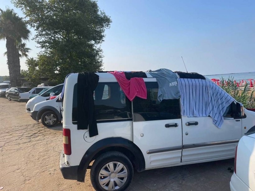 Ege ve Akdeniz sahillerinde hayrete düşüren kareler: Otoparklar otel, plajlar çadır kent oldu! - Resim: 6