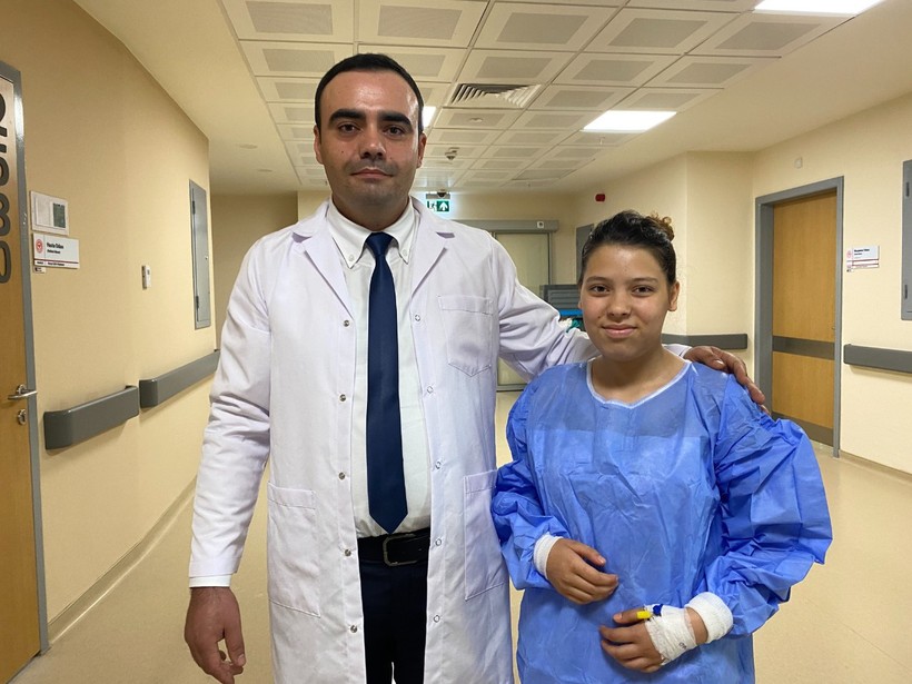 Konya'da 14 yaşındaki çocuğun kamburu ameliyatla düzeltildi - Resim : 4