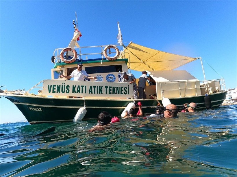 Bodrum'da deniz dibi temizliğinde 200 kilogram atık çıkarıldı! - Resim: 10
