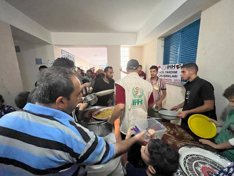 İsrail, İHH’nın Gazze’deki Mavi Marmara Şehitleri Aşevi'ne saldırdı - Resim: 3