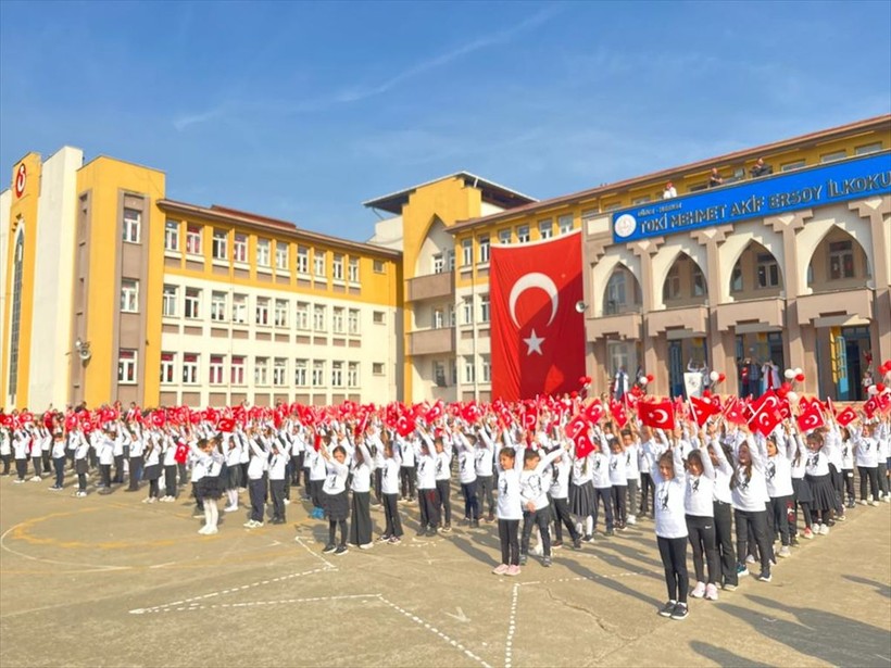 Türkiye iliklerine kadar Cumhuriyet'i kutluyor! Nereye baksan kırmızı-beyaz! 🤍❤️Meydanlarda 7'den 70'e 100. yıl coşkusu - Resim: 353