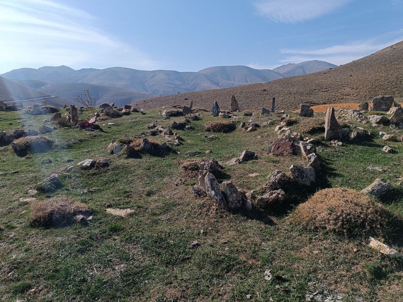 Adana'da konargöçer yaşayan ailelerin kabristanları yürekleri burktu - Resim: 5