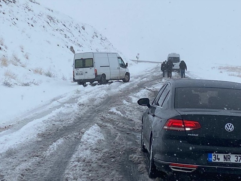 Doğu'ya kış tipiyle geldi! İşte huzur veren kar görüntüleri... - Resim: 22
