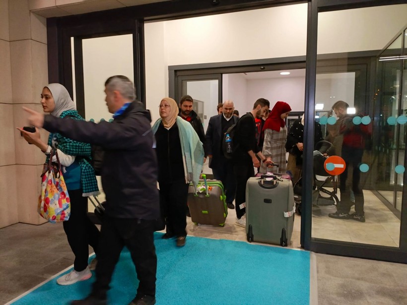 Gazze'den tahliye edilen 68 kişi İstanbul'a geldi - Resim: 9