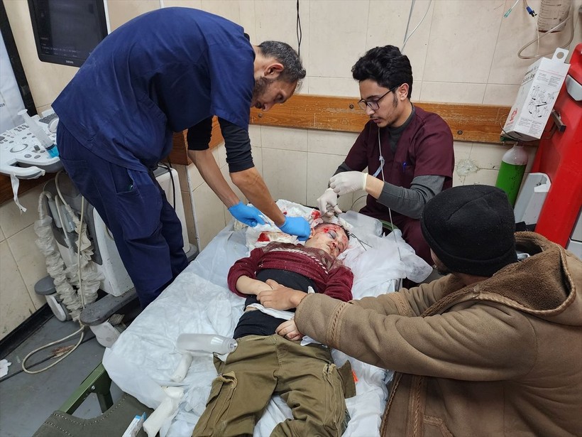 İsrail savaş uçakları sivillerin evlerini bombalıyor! Çok sayıda ölü ve yaralı var - Resim: 22