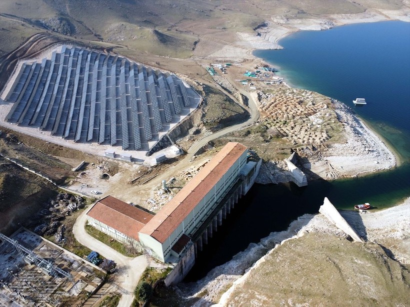 Elazığ'da çiftçilerin kullandığı elektriğin maliyeti güneş enerjisi santrali yatırımıyla düşecek - Resim: 2
