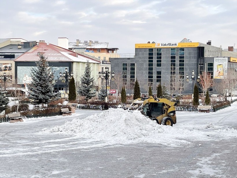 AKOM'dan gizli buzlanma uyarısı! İstanbul'a kar ne zaman yağacak? Özellikle 'öğle' saatlerine dikkat edin 🌨️❄️☃️| 12 OCAK HAVA DURUMU NASIL? - Resim: 3