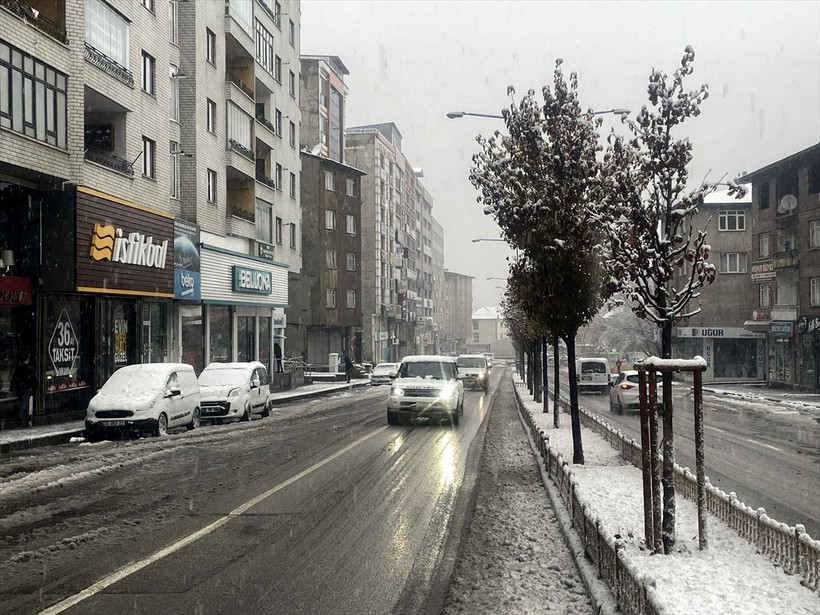 AKOM'dan gizli buzlanma uyarısı! İstanbul'a kar ne zaman yağacak? Özellikle 'öğle' saatlerine dikkat edin 🌨️❄️☃️| 12 OCAK HAVA DURUMU NASIL? - Resim: 21