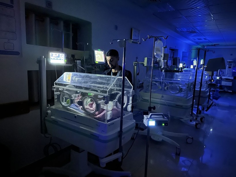 Gazze'deki prematüre bebeklerin canı tehlikede! Elektrik kesintileriyle karşı karşıya - Resim: 13