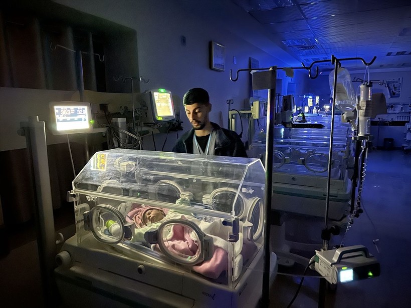 Gazze'deki prematüre bebeklerin canı tehlikede! Elektrik kesintileriyle karşı karşıya - Resim: 19