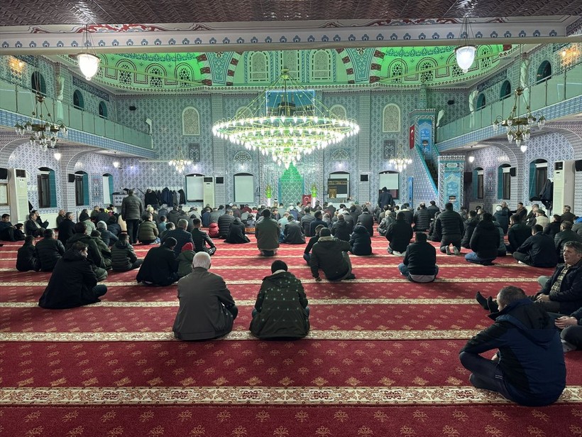 Miraç Kandili yurt genelinde dualarla idrak edildi - Resim: 7