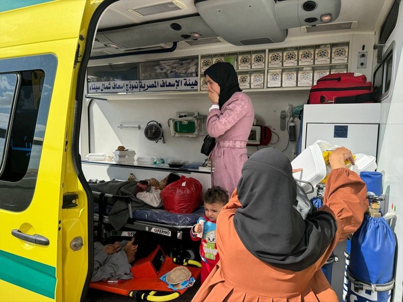 Gazzeli hastaları taşıyan uçak Ankara'ya hareket etti - Resim: 4