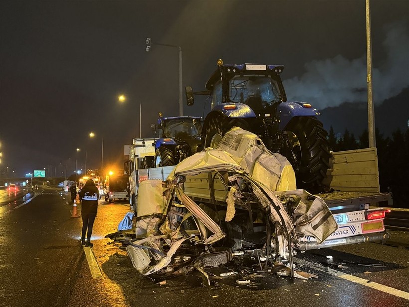 Kocaeli'de 3 aracın birbirine girdiği kazada 1 kişi yaralandı - Resim: 4