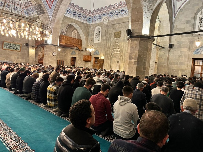 Türkiye'de ilk teravih namazı kılındı - Resim: 16