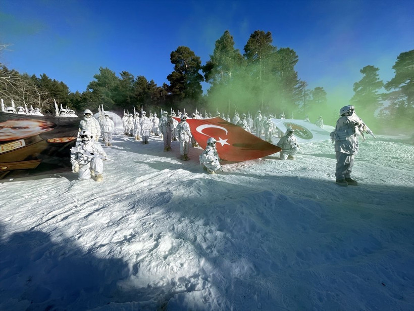 Komandoların Kars'ın karlı dağlarında zorlu eğitimi❄️⛷️🗻 - Resim: 81